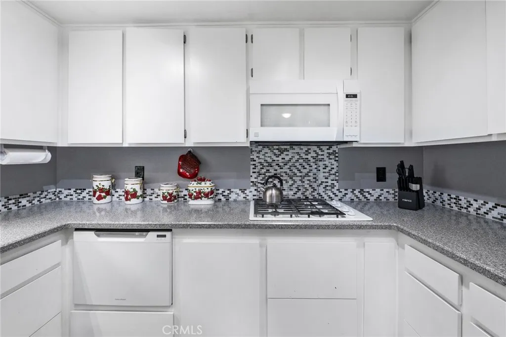 661 W Villa Chaparral, San Jacinto, California 92583 home-pic-15